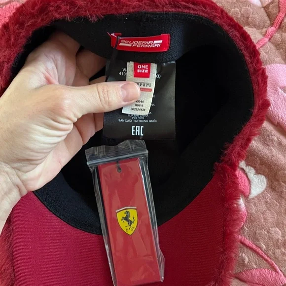 Ferrari Hat - Picture 2 of 8